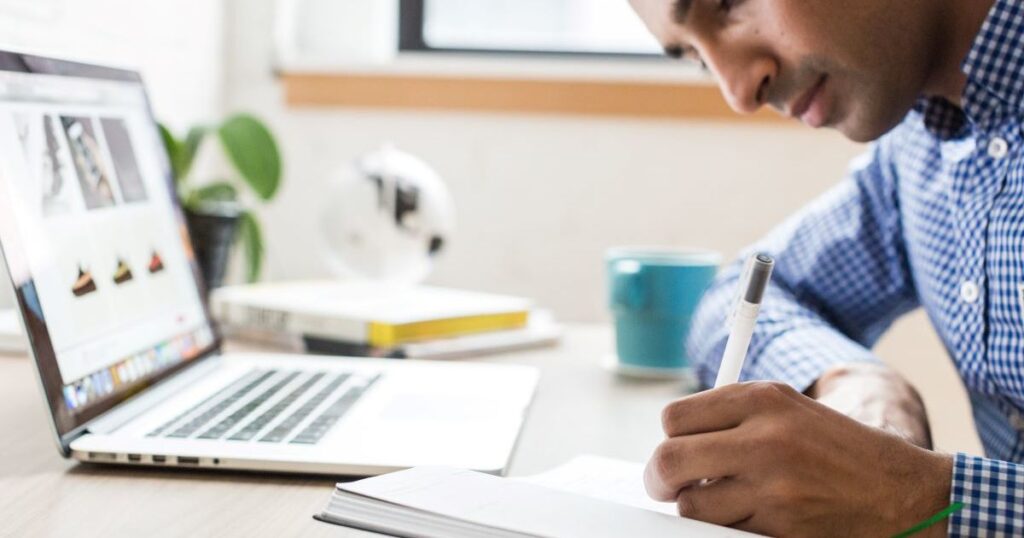 What Is the Best Way to Learn Finance as a Beginner?